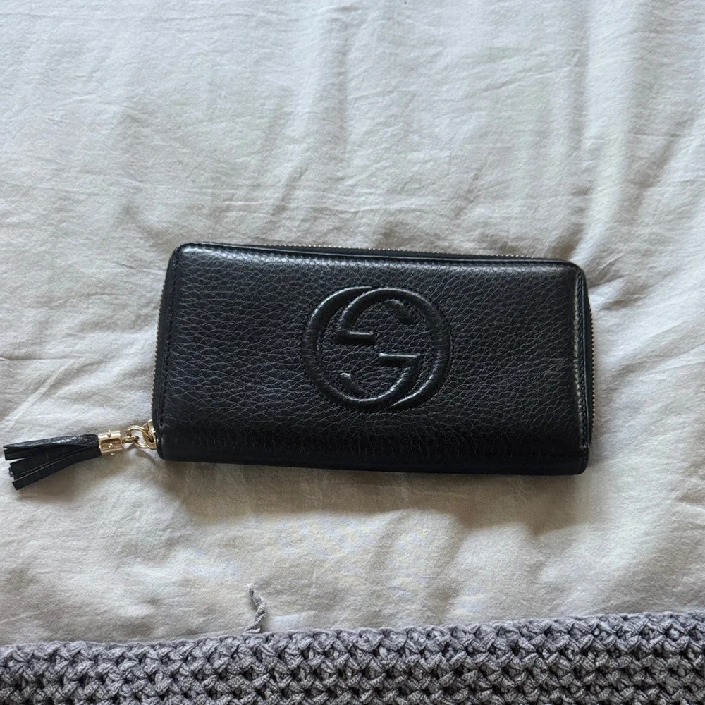 Gucci Black Pebbled Leather Zip Wallet with Tassel Pull